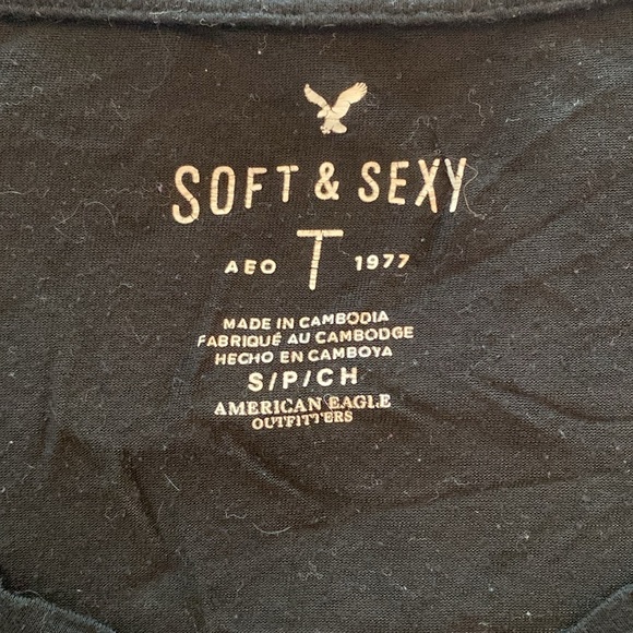 Women’s American Eagle “Soft & Sexy” Long Sleeve T-Shirt - Picture 3 of 3